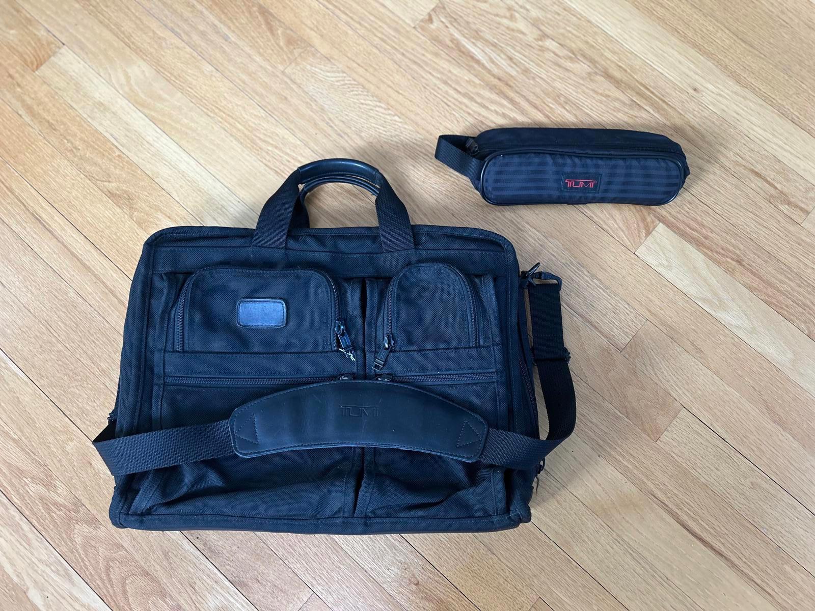 TUMI ダークグリーンバック made in USA VINTAGE Vintage Tumi USA Green Ballistic Nylon 22” Wheeled Carry on