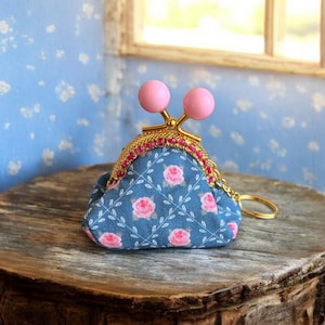 kiss lock coin purse, fabric purse keychain, floral clips wallet, clasp purse, metal frame pouch, gift for her, gift idea,mother’s day gift