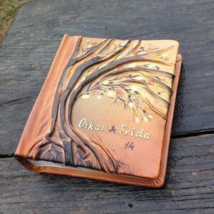 Leather photo album with Tree for 100 photos anniversary birthday gift image 8