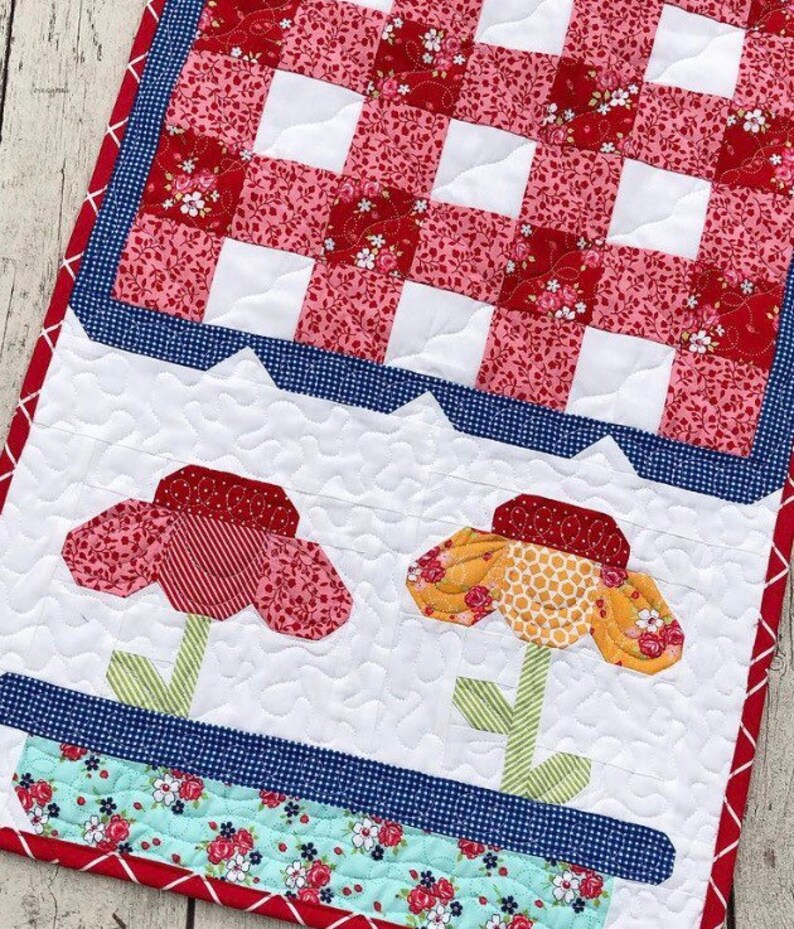 Table Grace- Summer Table Runner Pattern - Etsy