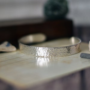 Mens hammered cuff bracelet made of eco silver - Personalised silver cuff - Silver anniversay gift