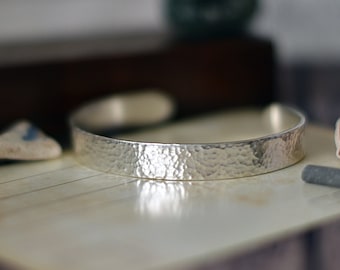 Mens hammered cuff bracelet made of eco silver - Personalised silver cuff - Silver anniversay gift