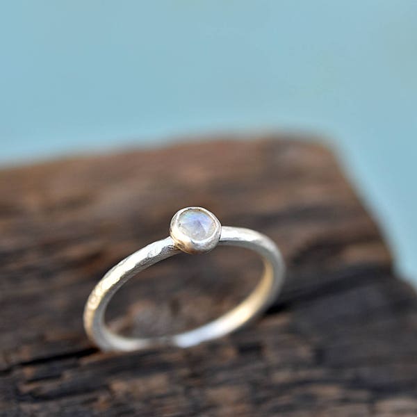 Alternative Verlobungsring - Silber Verlobungsring - Rose cut Verlobungsring - Strukturierte Ring mit Stein - Edelstein Ring