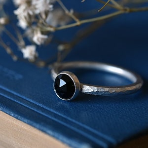 Black onyx ring - Silver onyx ring - Black stone ring - Black gemstone ring - Black gem ring - Alternative jewelry - Gothic ring