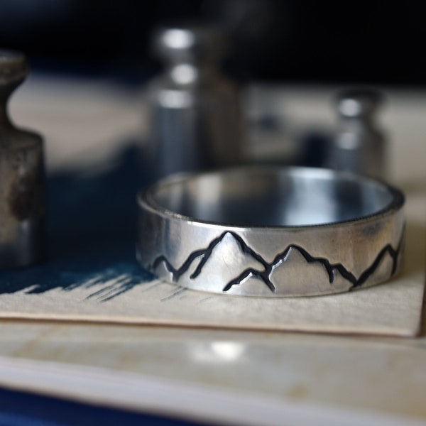 Silver Mountain ring - Inspirational ring - Gift for him - Outdoor gift - Silver ring - Wedding band  - Snowy mountain - Hiking