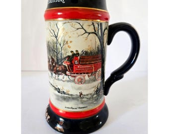 Jarra de cerveza Ceramarte Vintage Budweiser de la serie de coleccionista: Una tradición americana.