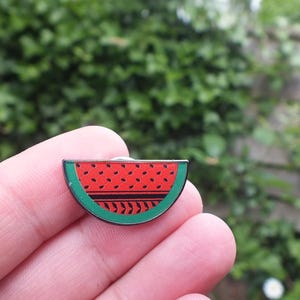 Palestine Watermelon Enamel Pin - Free Palestine Kuffiyah Button Badge - Pro Palestinian Watermelon Charm in Solidarity with Gaza