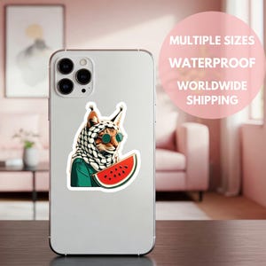 Sticker chat keffieh melon d'eau - oeuvre d'art solidaire avec la Palestine - Sticker imperméable en vinyle ou en papier - joli motif animalier - produit pour Gaza