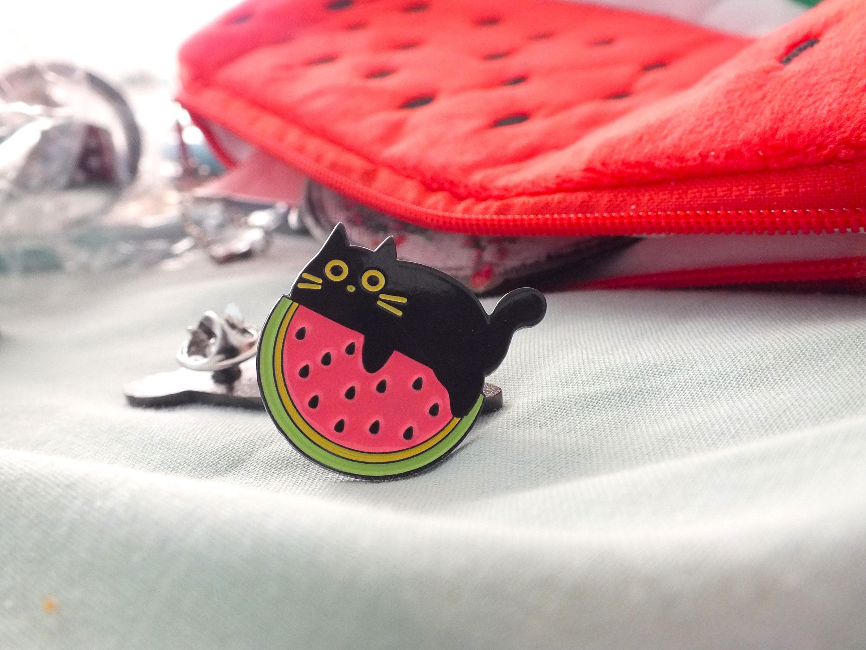 パレスチナ猫とスイカのエナメルピン - ガザ募金活動アクセサリー