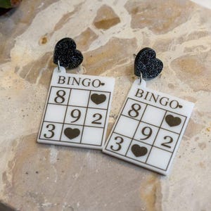 Jeux, Boucles d'oreilles bingo, Carte de bingo, Boucles d'oreilles, Boucles d'oreilles pendantes, Pendants d'oreilles, Boucles d'oreilles en acrylique, Kawaii, Boucles d'oreilles amusantes, Boucles d'oreilles originales, Cadeau