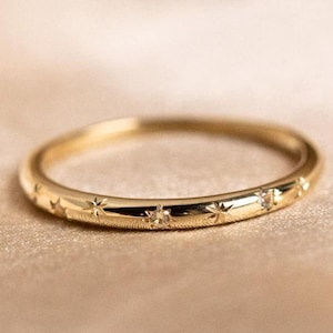 18K Gold Unique Moissanite Celestial Stacking Ring, Flush Setting Wedding Band, Minimalist Starburst Band, Star Engraved Engagement Ring