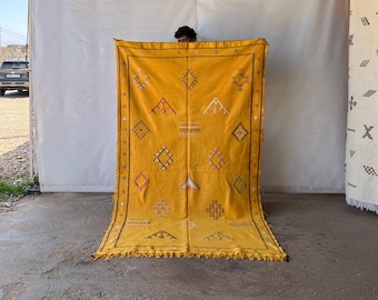 Yellow Cactus Silk Rug, Handwoven Moroccan Kilim Rug, Flatwoven Berber Rug, Moroccan Cactus Silk Rug, Cactus Silk Area Rug, Sabra Rug 9x12ft