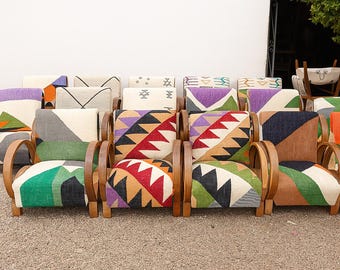 Paar marokkanische Sessel, Kelim Teppich Lounge Sessel, Akzent Sessel, Midcentury Stuhl, Vintage Sessel aus Walnuss, kontaktieren Sie uns für den aktuellen Lagerbestand