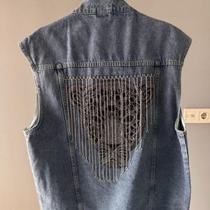 Męska kamizelka dżinsowa Western Cowboy, ręcznie haftowana kamizelka dżinsowa, designerska kurtka, bezrękawnik boho, wyjątkowy prezent festiwalowy dla niego
