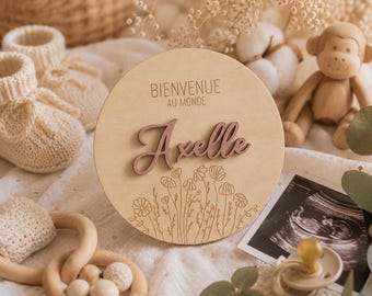 Op maat gemaakt houten welkomstkaartje voor de baby - Naam in reliëf