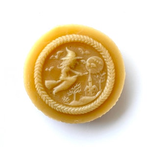 Thread Conditioner. Flying Witch Beeswaxer. Thread Conditioner Waxer. Beeswax Thread Conditioner. Beeswax.