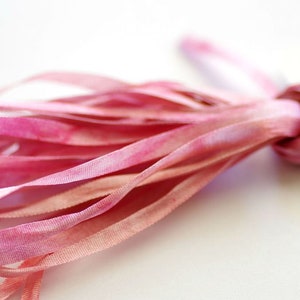 Seidenbänder 4 mm & 7 mm von The ThreadGatherer. SR4084 Feen Rose