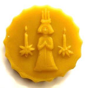Santa Lucia Beeswaxer. Hand Poured Beeswax Thread Conditioner by The ThreadGatherer. Thread Wax.