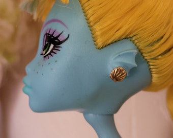 Seashell Stud Earrings for Fashion Dolls *Only works with large factory pierced ear holes