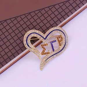 Botão Sigma Gamma Rho, Pin, broche de pérola, Poodle bonito, broche de letra grega, Divine 9