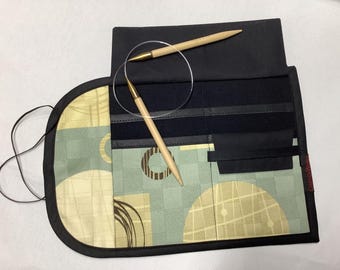 Small Circular Needle Case w/fabric options, holds 3-9 needles and has an accessories pocket