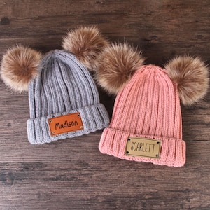 Babymütze mit Bommel, personalisierte Wintermütze für Kinder & Erwachsene, Babypartygeschenk, Geschenk 1