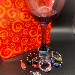 Set di 6 ciondoli per calici da vino con perline