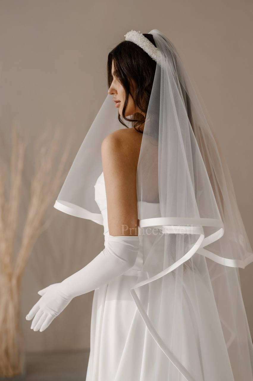 IPhone Edge Velo Da Sposa Con Pettine - 2 Strati, Bianco/Avorio, Lunghezza Gomito, Perline Sul Bordo, Nuovo Con Etichette Rotolo Velo Sposa - Foto 7