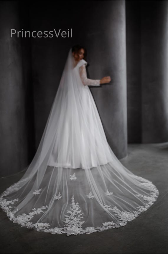 3D Flower Wedding Veil: Beaded Sequined Bridal Cathedral 
