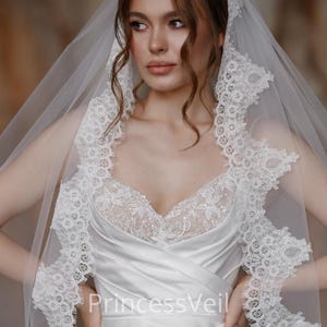 Chantilly Lace Long Veil,Mantilla Veil,Chantilly veil,One Tier Wedding Veil with Lace Trim,Lace Wedding Veil,Wedding ceremony something blue