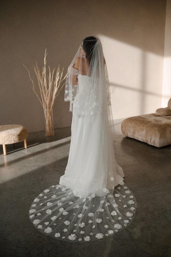 Elegant 3-D Floral Pearl Wedding Veil Khaki Flower Wedding Veil, 3D Flower Bridal Veil With Pearls  main image 2
