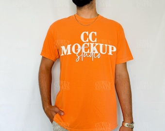 Gebranntes Orange Komfort Farben Mockup C1717 T-Shirt | Übergroßes T-Shirt Mockup | Real Person Modell | Oranges rustikales Minimal Shirt Mockup, POD Mockup