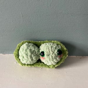 Crochet peas in a pod
