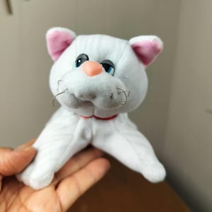 Vintage 80&#39;s Kids Toys Pound Puppies Purries Tonka White Cat Kitten Plush Stuffed Animal Nostalgic Toys