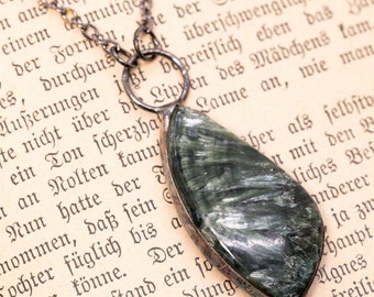 Seraphinite Pendant - Minimalist Modern Jewelry