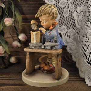 Vintage 1972 Goebel Hummel Figurine #345 "A Fair Measure", TMK-6, 6" Tall