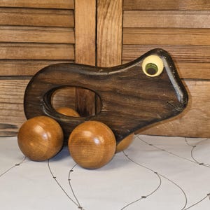 Vintage Wooden Frog Rolling Push Toy with Wheels and Large Googly Eyes