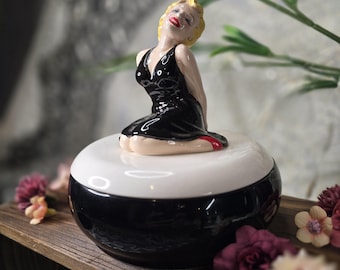 Vintage 1988 Marilyn Monroe Figural Porcelain Powder Box or Trinket Dish - Pin-Up Girl Vanity Decor