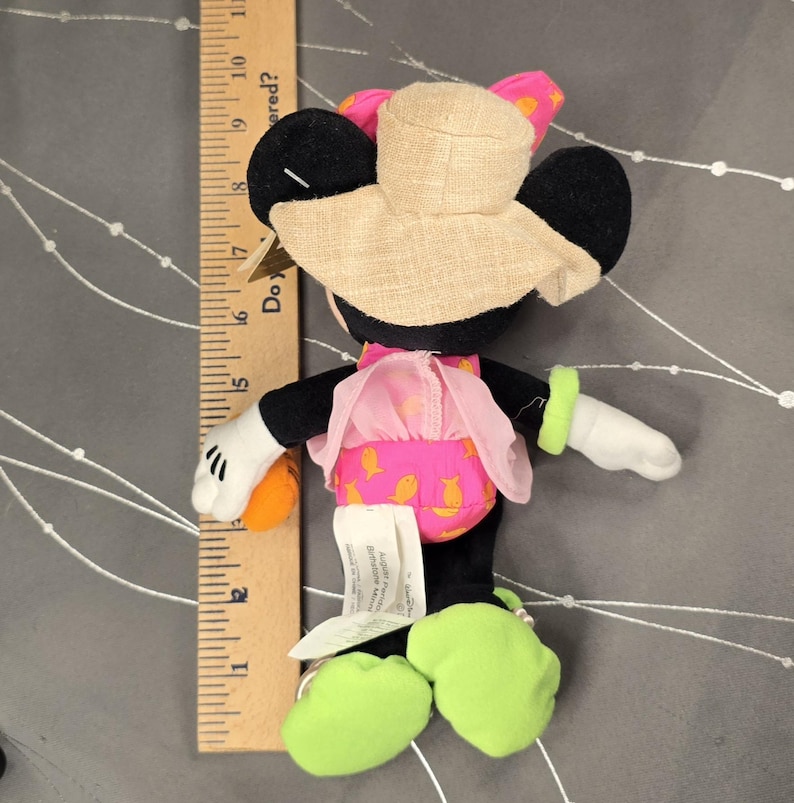 Minnie Mouse Bean Bag Plush - August Peridot Birthstone - Vintage Disney Stuffed Toy with Tags immagine 5