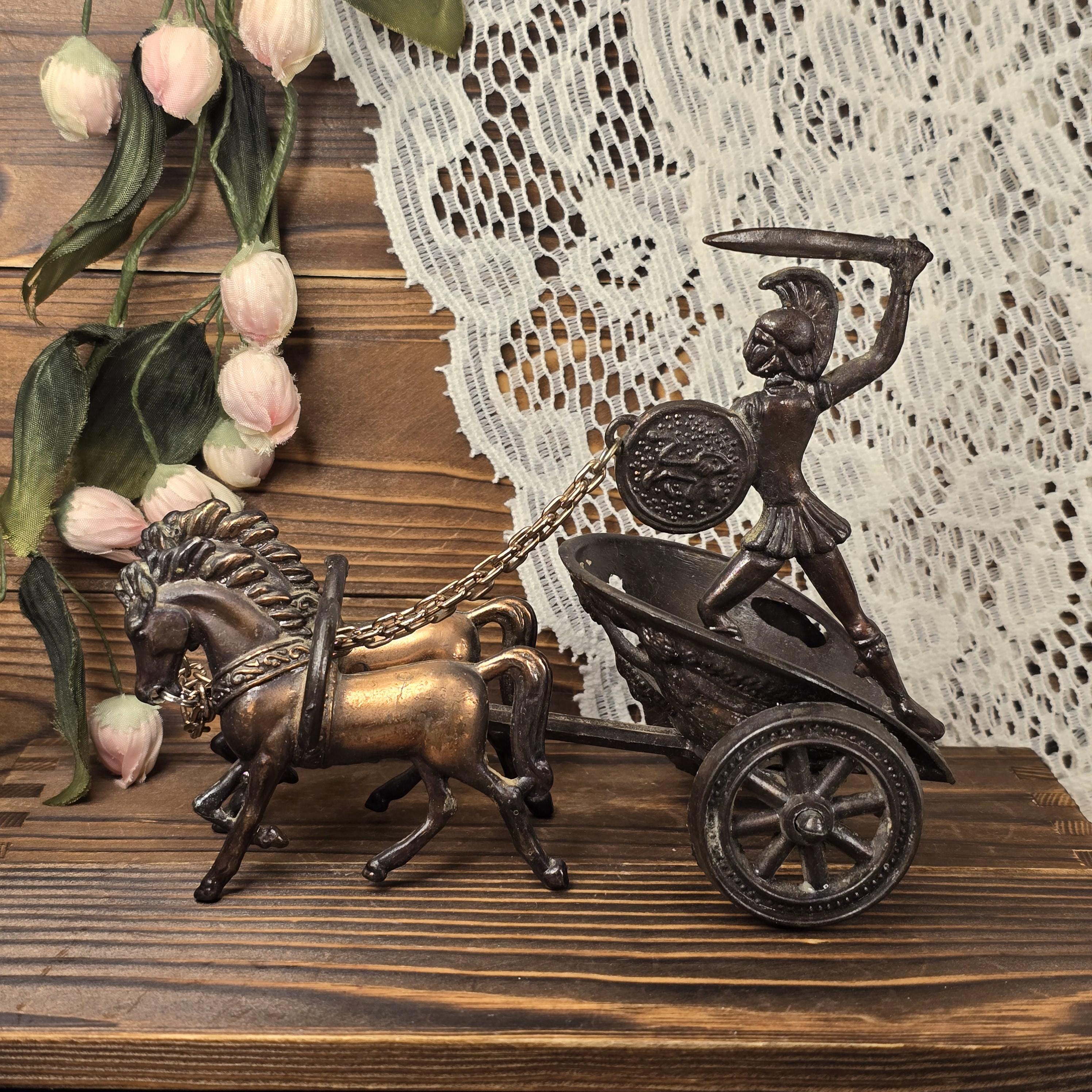 アンティーク　フランス　騎馬像 置物　騎士　戦士　ピューター　金属製 Vintage Brass Chariot Statue With Roman Warrior and Two Horses - Etsy