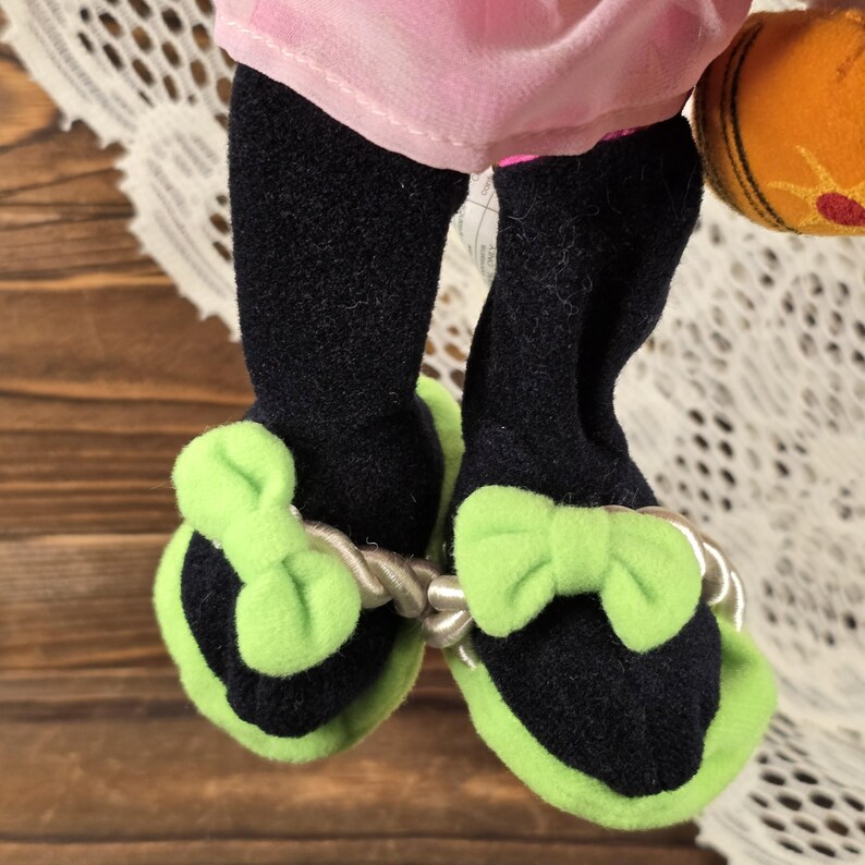 Minnie Mouse Bean Bag Plush - August Peridot Birthstone - Vintage Disney Stuffed Toy with Tags immagine 10