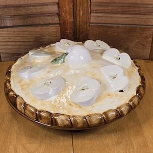 Vintage Hand Painted Ceramic Apple Pie Keeper - 10" Pie Plate with Lid - Rustic Farmhouse Kitchen Decor