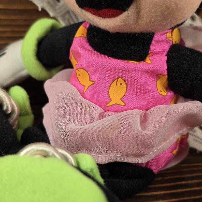 Minnie Mouse Bean Bag Plush - August Peridot Birthstone - Vintage Disney Stuffed Toy with Tags immagine 11