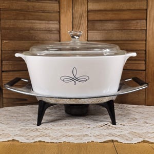 Vintage 1960s MCM Corning Ware 2.5 Qt Trefoil Casserole Dish with Lid & Chafing Stand