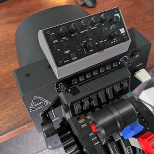 AXAIR MIAP PRO 24 Desk Stand & Honeycomb Bravo Mount