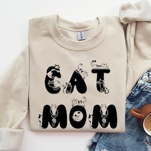 Cat Mom Sweatshirt Cute Cat Sweater Black Cat Graphic Shirt Cat Lover Sweatshirt Womens Funny Sweatshirt Gift for Cats Owner Cat Mom Gift