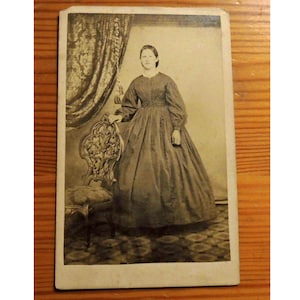 Antique Revenue Stamped CDV Carte De Visite  Stamped Card George Washington 2 Cent  Stamp Nick & Knecht, Exclusive Traveling Artists, 1860's