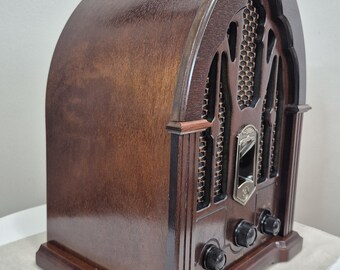Vintage GE General Electric Model 7-4100JA Retro Cathedral AM FM