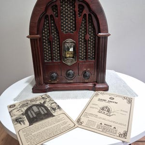 Vintage GE General Electric Model 7-4100JA Retro Cathedral AM FM
