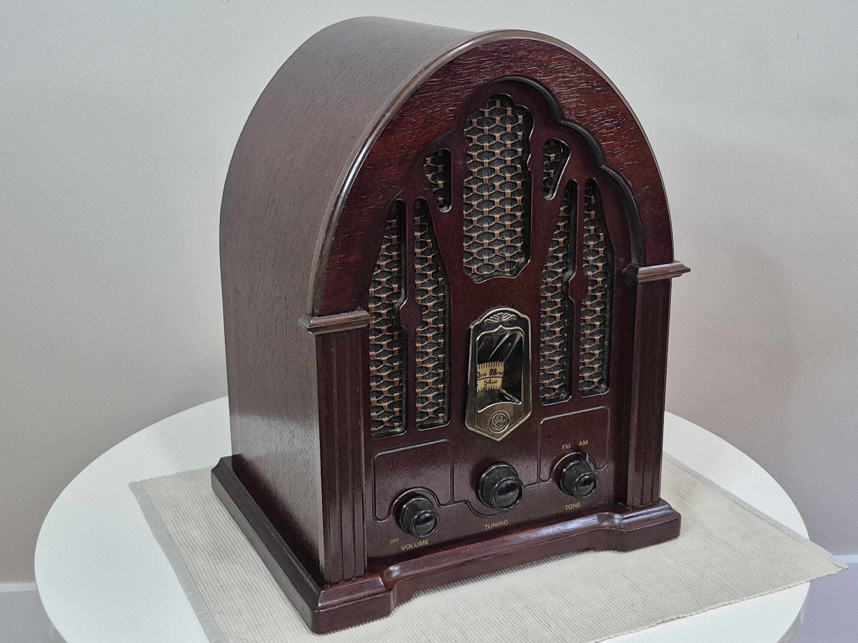 GE ラジオ 7-4100J レトロデザイン 本体 Vintage GE General Electric Model 7-4100JA Retro Cathedral AM FM